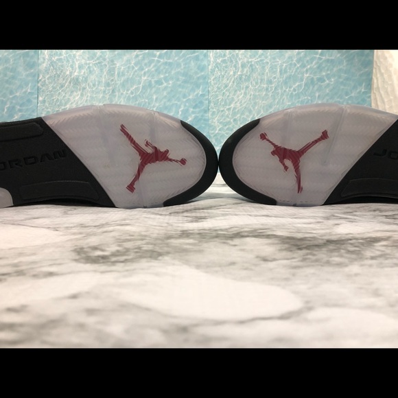 🚨SOLD🚨Jordan 5 Retro “White, Red, Black” - Picture 6 of 7